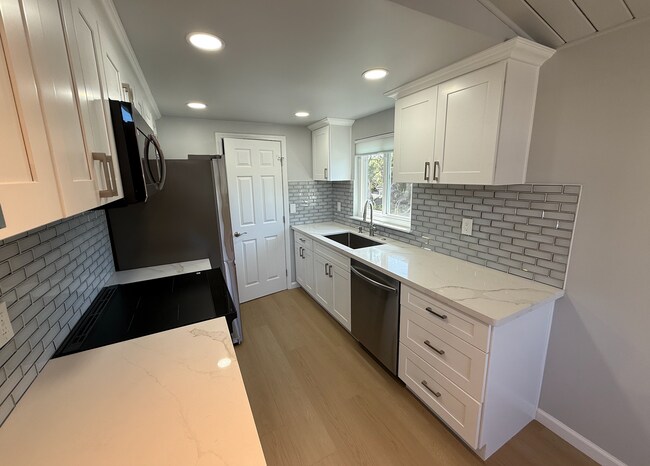 Building Photo - 831 Sinex Ave