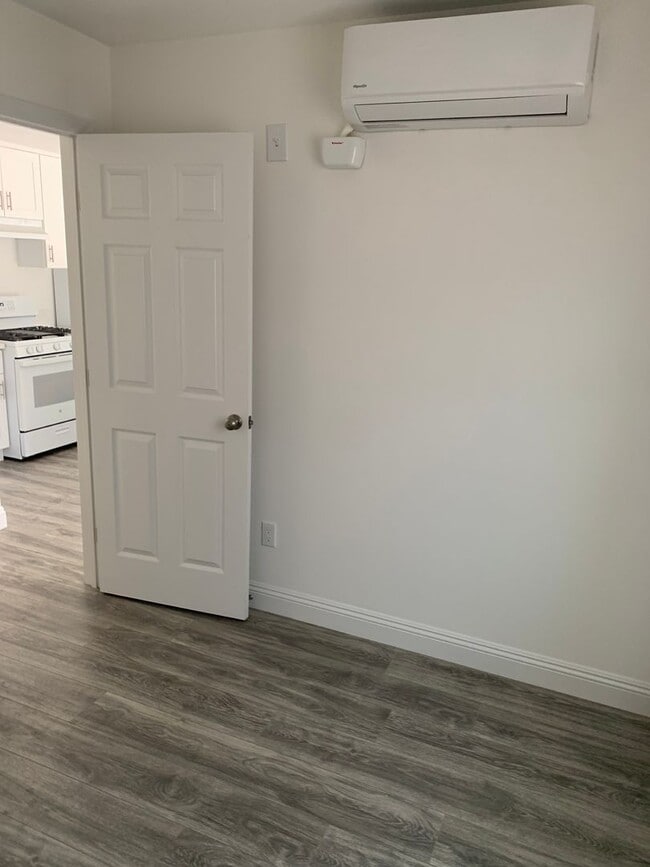 Building Photo - 58388th