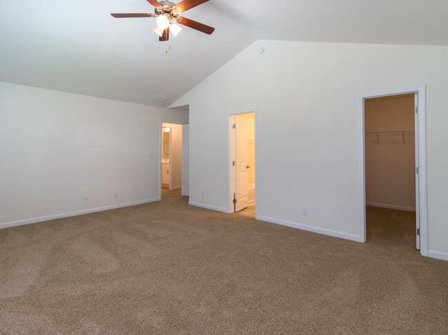 Building Photo - 4831 Birchcrest Ln