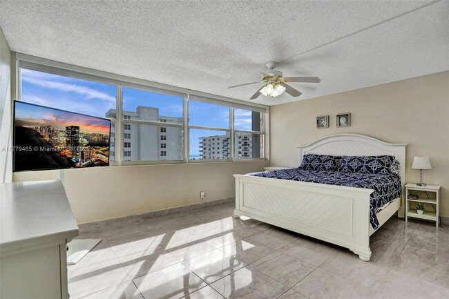Building Photo - 1400 S Ocean Dr