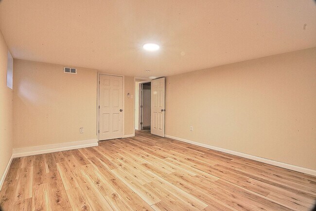 Building Photo - 1490 Chestnut Hill Rd