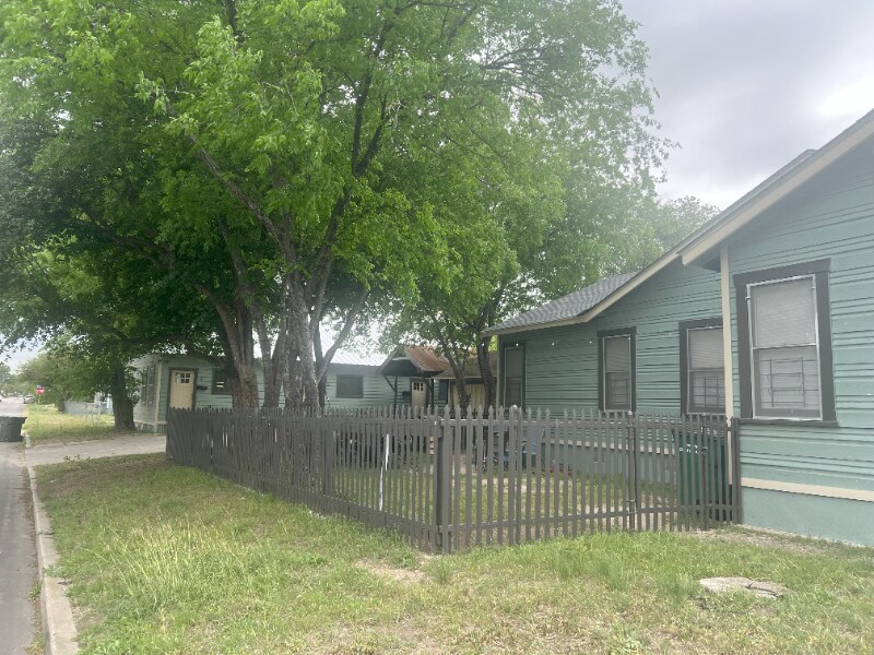 Building Photo - 142 Avant Ave