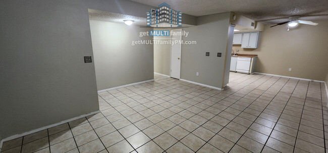 Building Photo - Discover Your Ideal Home: 3-Bed/2-Bath Apa...