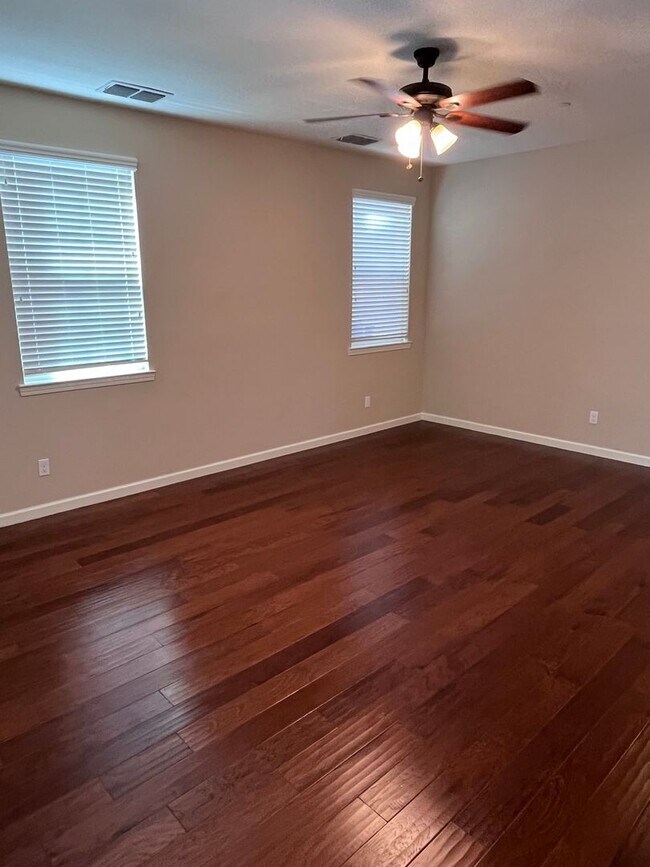 Building Photo - BEAUTIFUL HOME IN WEST ROSEVILLE!!