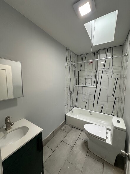 Building Photo - 5669 Matthews St