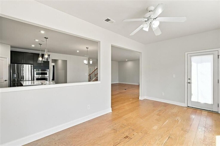 Building Photo - 406 Riverclub Rd