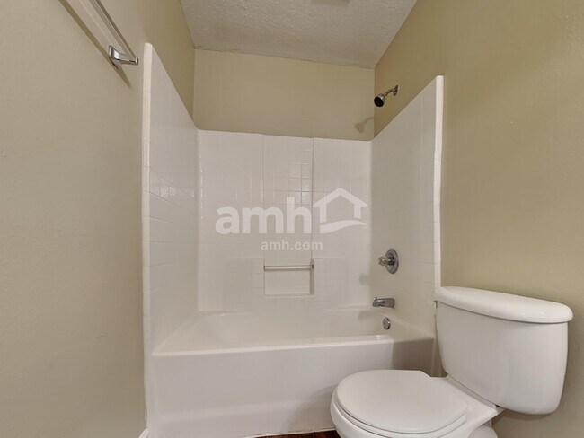 Building Photo - 1211 Spring Creek Ct
