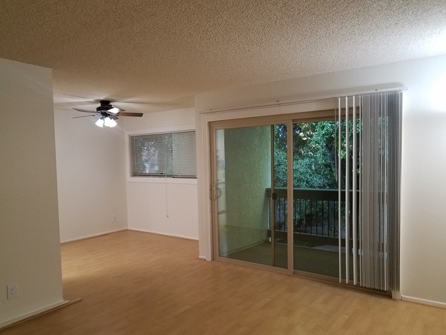 Building Photo - 23653 Park Capri