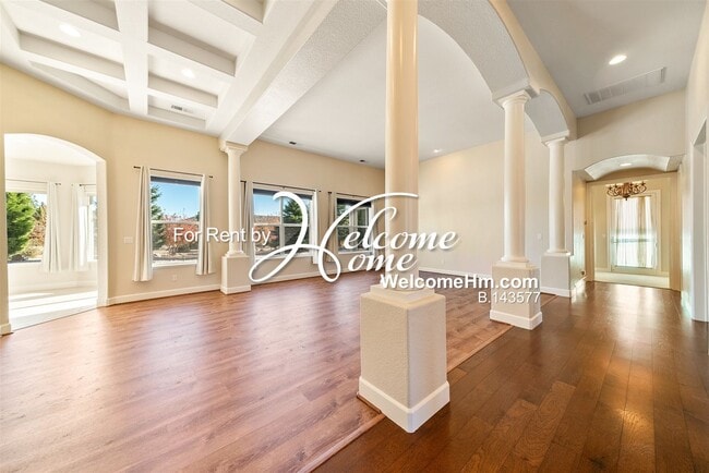 Building Photo - 15020 Redmond Lp