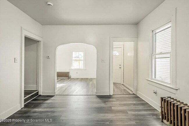 Building Photo - 1057 Euclid Ave