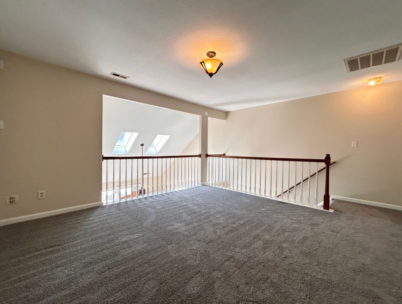 Building Photo - 927 Hunley Dr