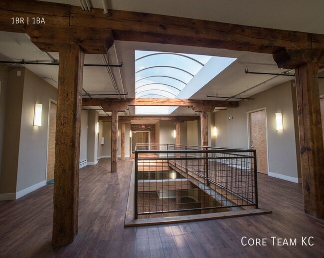 Building Photo - 1 Bedroom Loft For Rent in the River Market