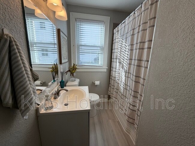 Building Photo - 1088 Norview Ave