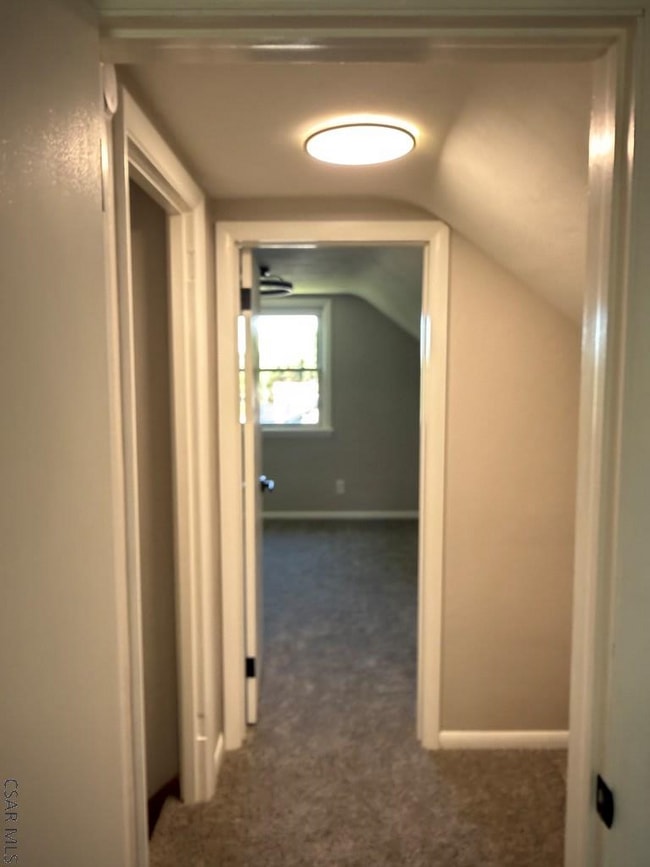 Building Photo - 226 Suie St