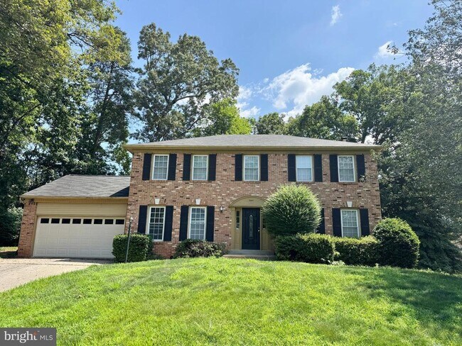 Building Photo - 15407 Skyline Dr