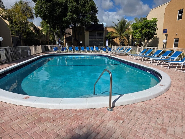 Building Photo - 959 SE 2nd Ave