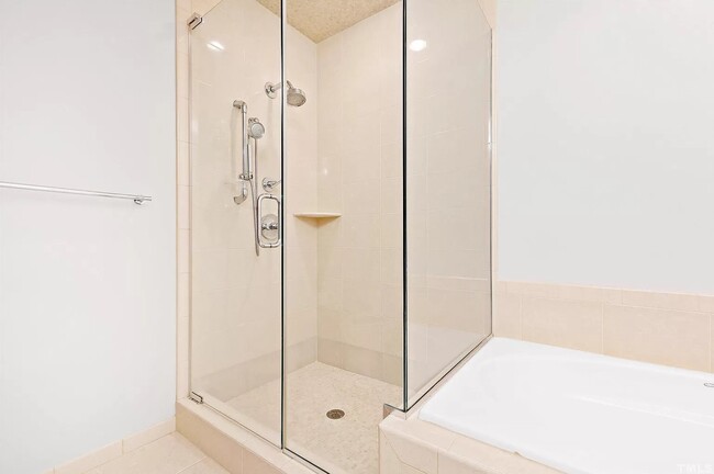 Main BR Bath Shower - 140 W Franklin St