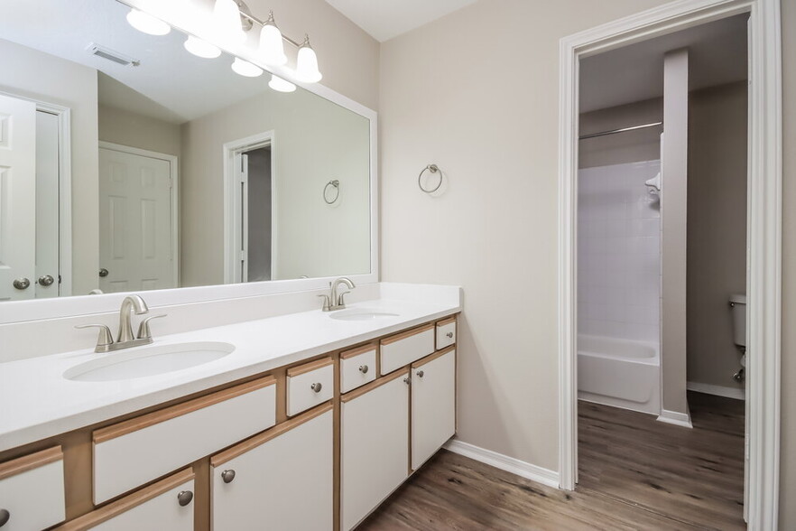 Building Photo - 7310 Fox Scene Dr