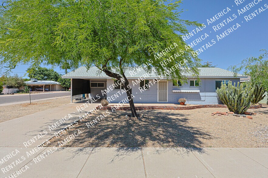 Building Photo - 2114 West Myrtle Ave