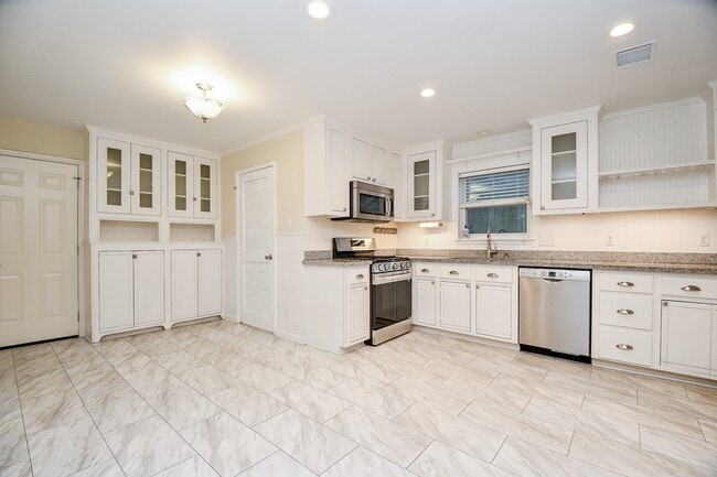 Building Photo - 1814 Cherry Bend Dr