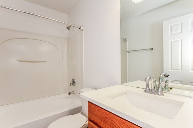 Building Photo - 25675 W Satellite Ln