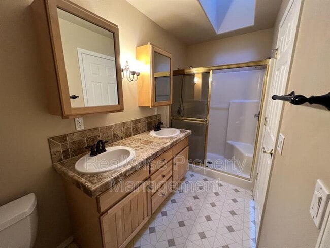 Building Photo - 1312 NE Tucson Way