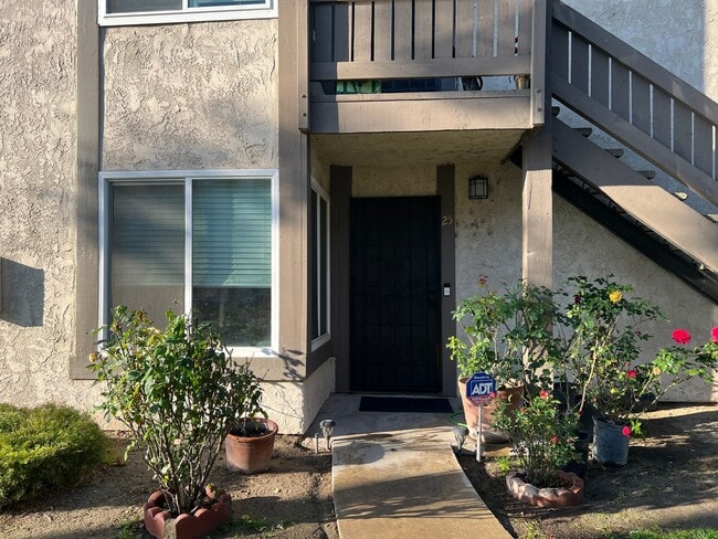 Building Photo - 1150 S Meadow Ln
