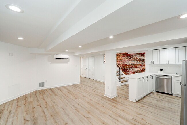 Building Photo - 1513 Allison St NW