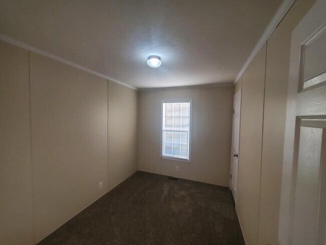 Building Photo - 20 Starling Hill Dr