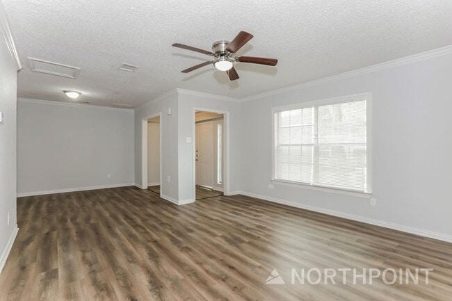 Building Photo - 3 BR/1BA | Newly Renovated Single Family Home |  1-Car Covered Parking | Backyard!