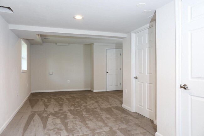 Building Photo - 5423 Rilian Ct