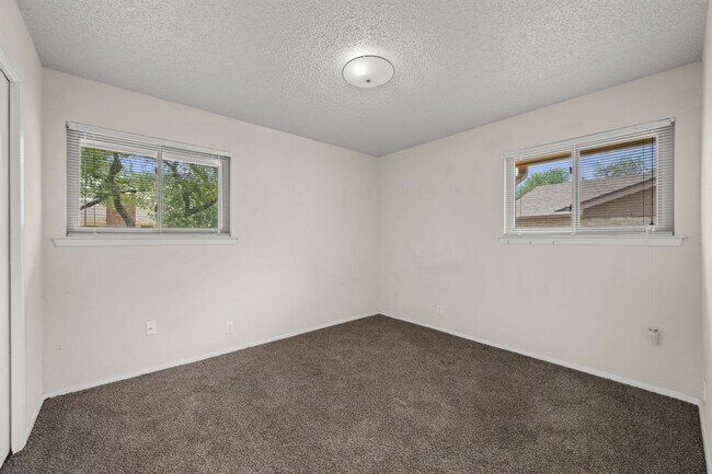 Building Photo - 101 Norwood Dr