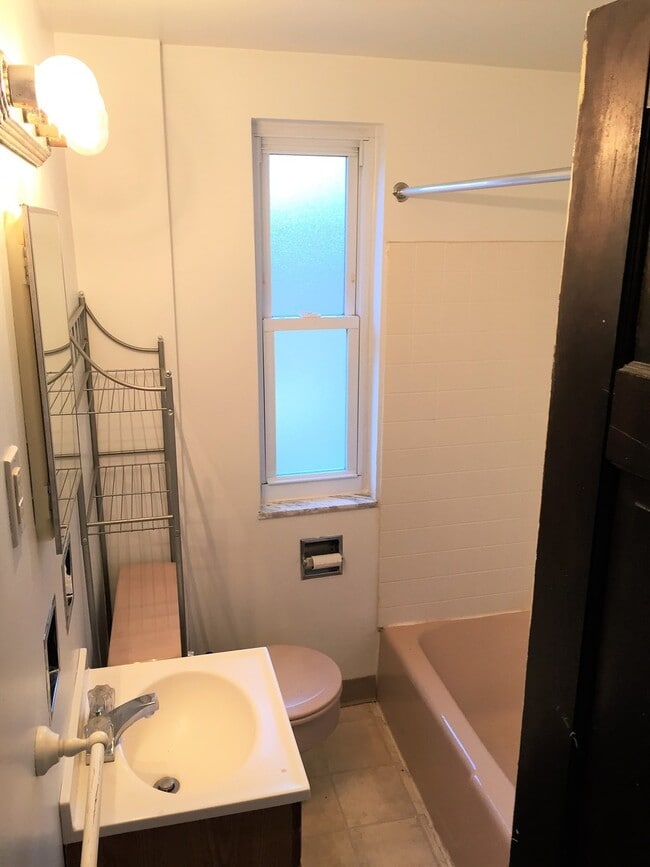 Building Photo - 1851 Capital Ave