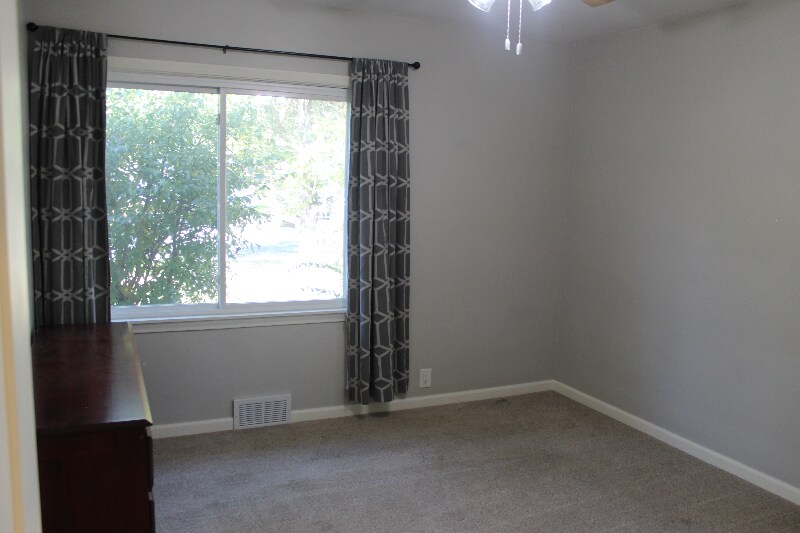 Building Photo - 8925 Wally St