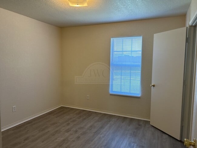 Building Photo - 2303 Gallop Dr