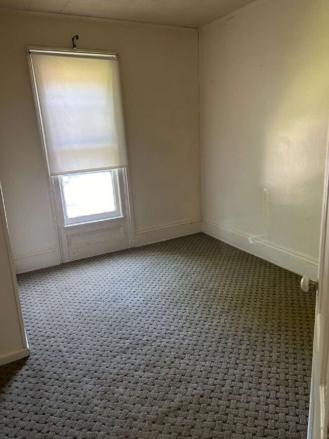 Building Photo - 1 Bedroom Apartment in Caledonia - Available August 8th, 2026