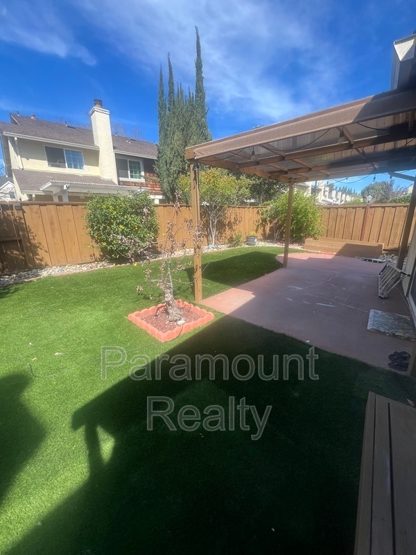 Building Photo - 1655 Fern Pine Ct