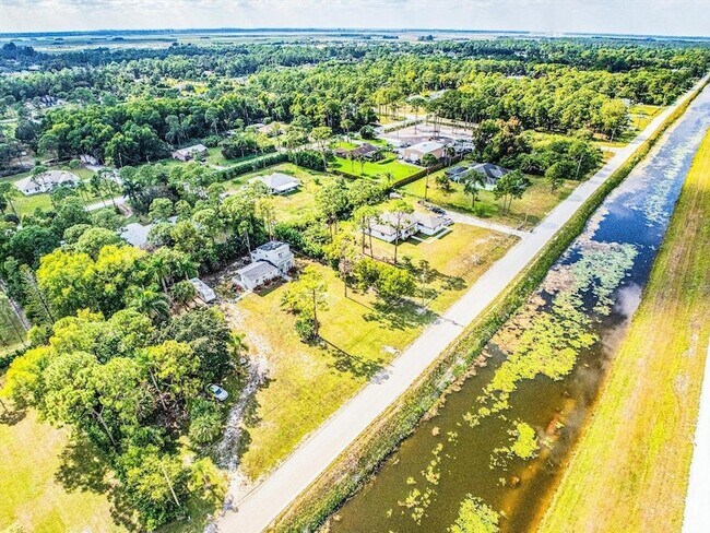 Building Photo - 17852 94th St N