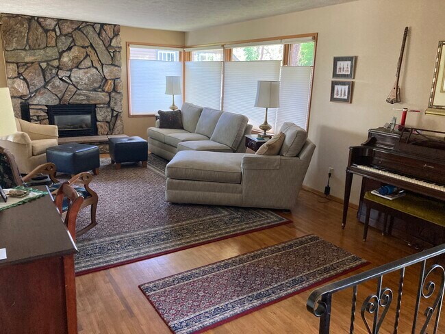 Building Photo - 10721 N Nelson Rd