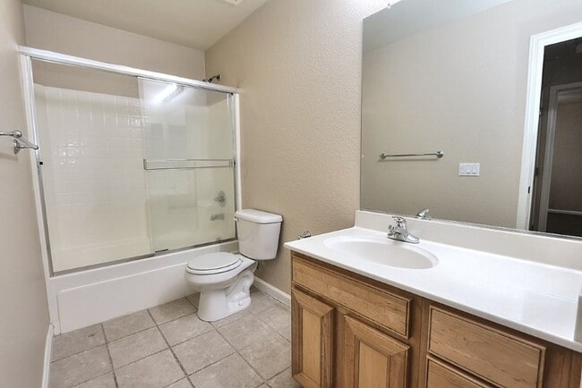 Building Photo - Beautiful 4 Bed 3 full bath Natomas Home!!