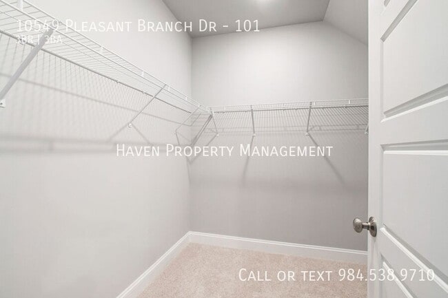 Building Photo - 10549 Pleasant Branch Dr