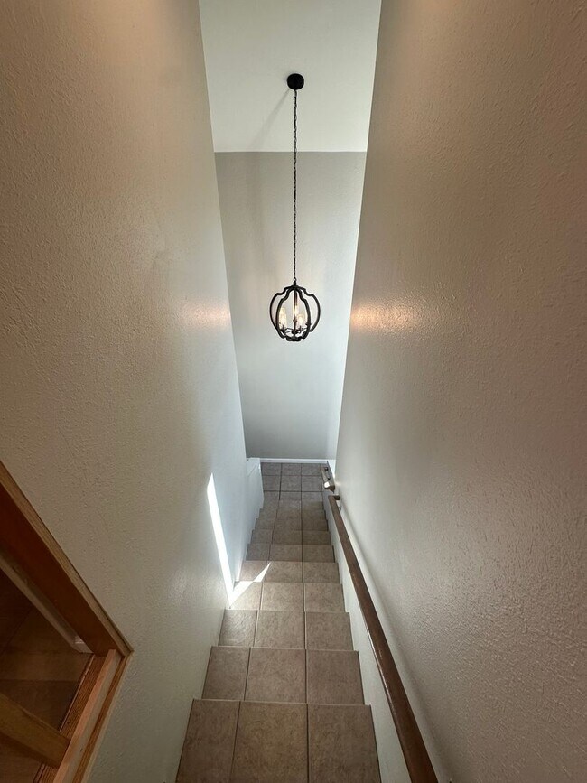 Building Photo - 2BR/1.5BA 2-story condo in El Cajon, gated community with sparkling pool, 2 car attached garage, ...