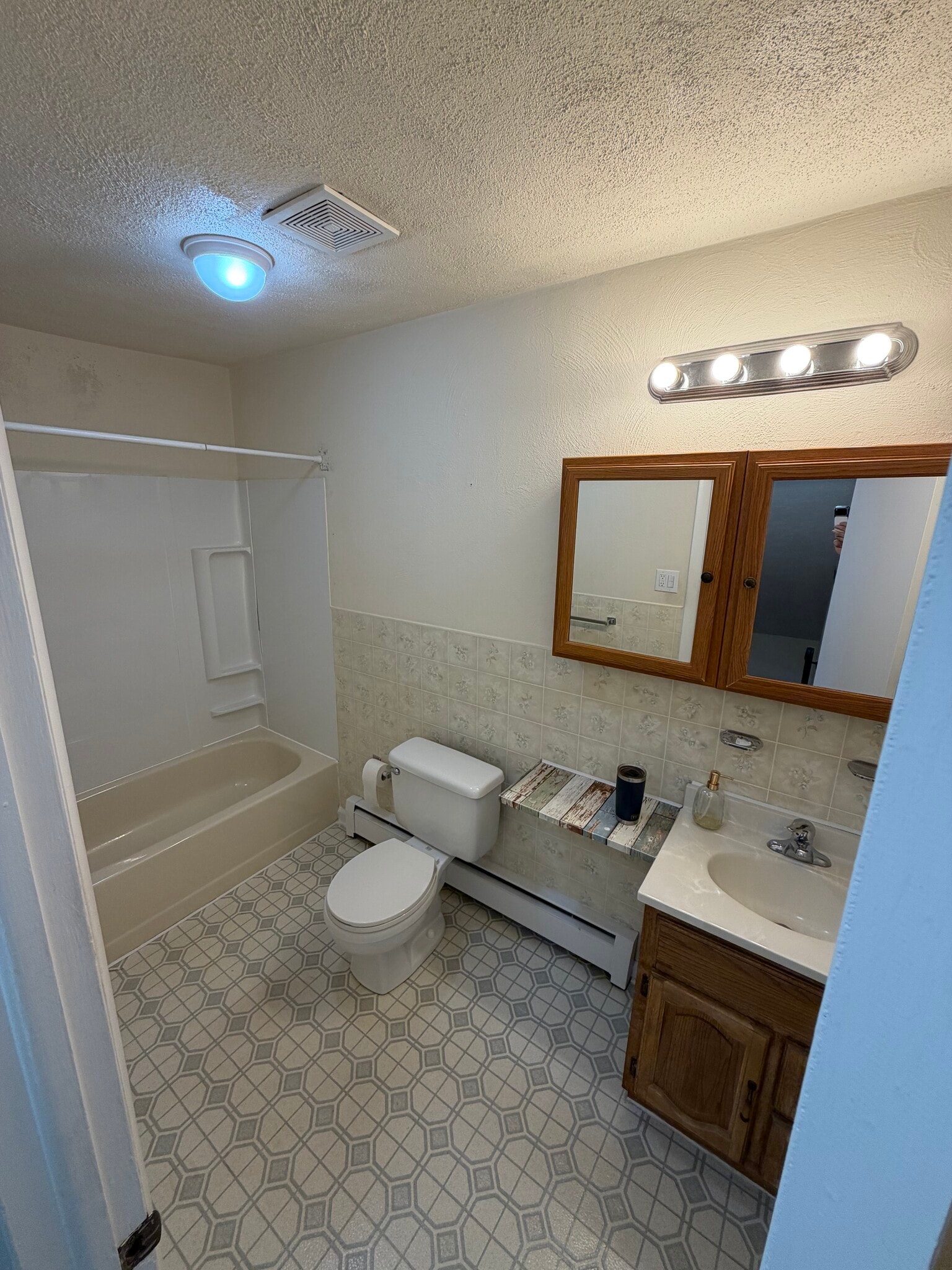 Building Photo - 16 Cherry St