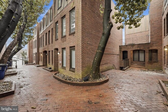 Building Photo - 3248 Jones Ct NW