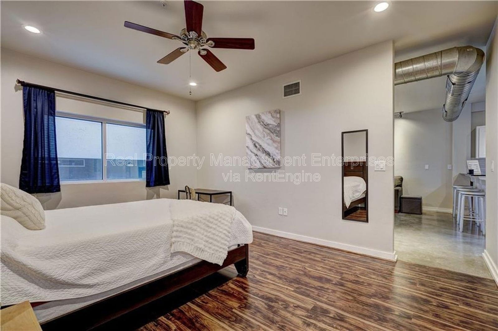 Building Photo - 1 NE 2nd St