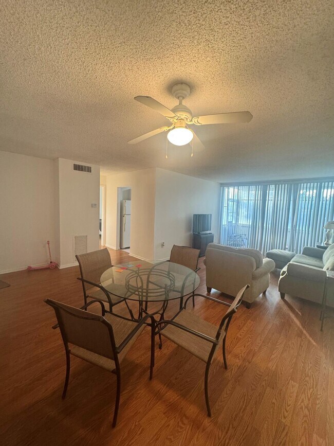 Building Photo - 500 Davis Rd