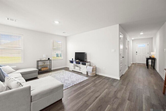 Building Photo - Dawes Court 13419