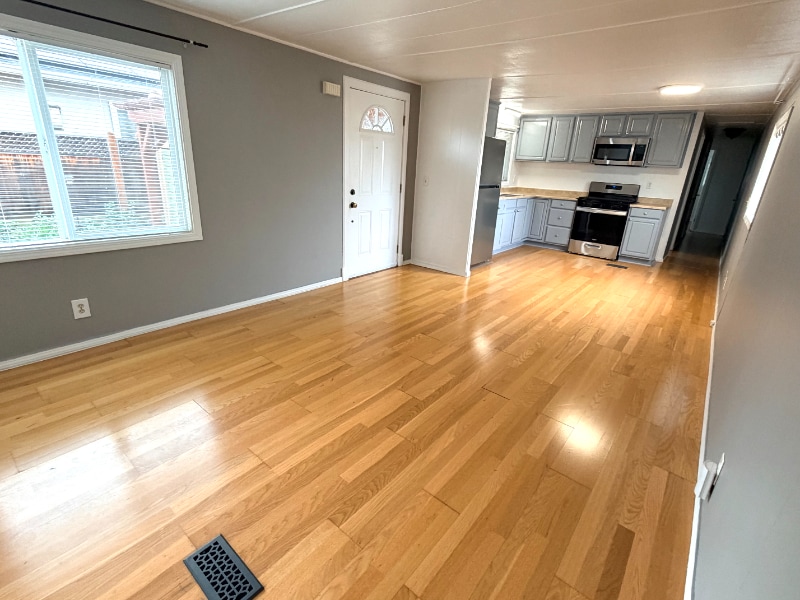 Building Photo - 220 E Home St