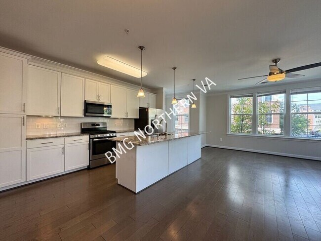 Building Photo - 13740 Endeavour Dr