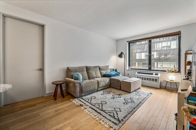 Building Photo - 21-45-45 44th Dr